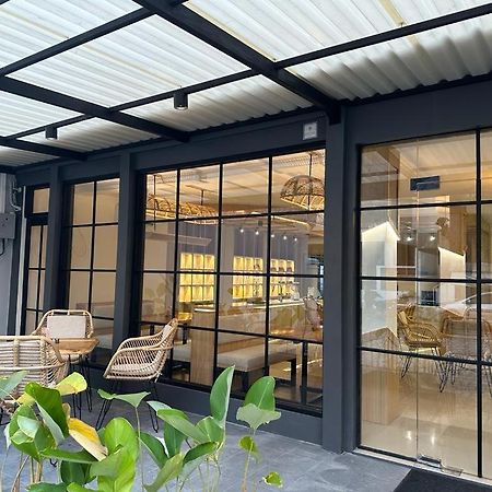 Masri Living By Daphna International Hotel Yogyakarta Ngoại thất bức ảnh