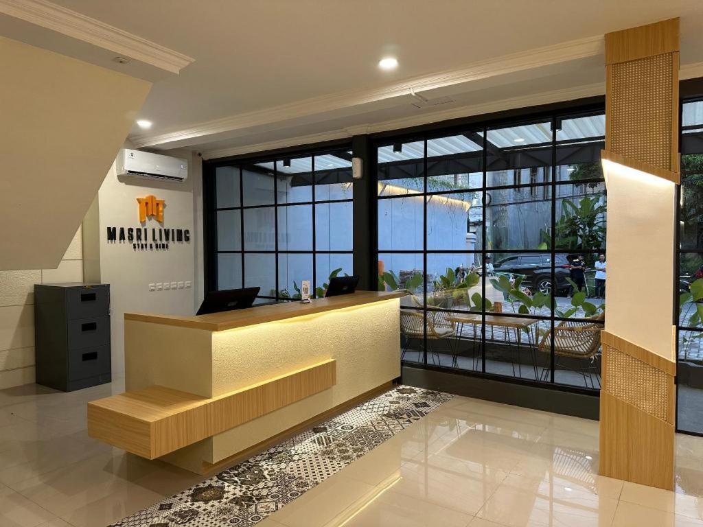 Masri Living By Daphna International Hotel Yogyakarta Ngoại thất bức ảnh