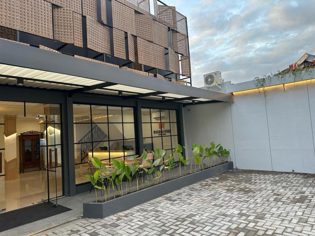 Masri Living By Daphna International Hotel Yogyakarta Ngoại thất bức ảnh