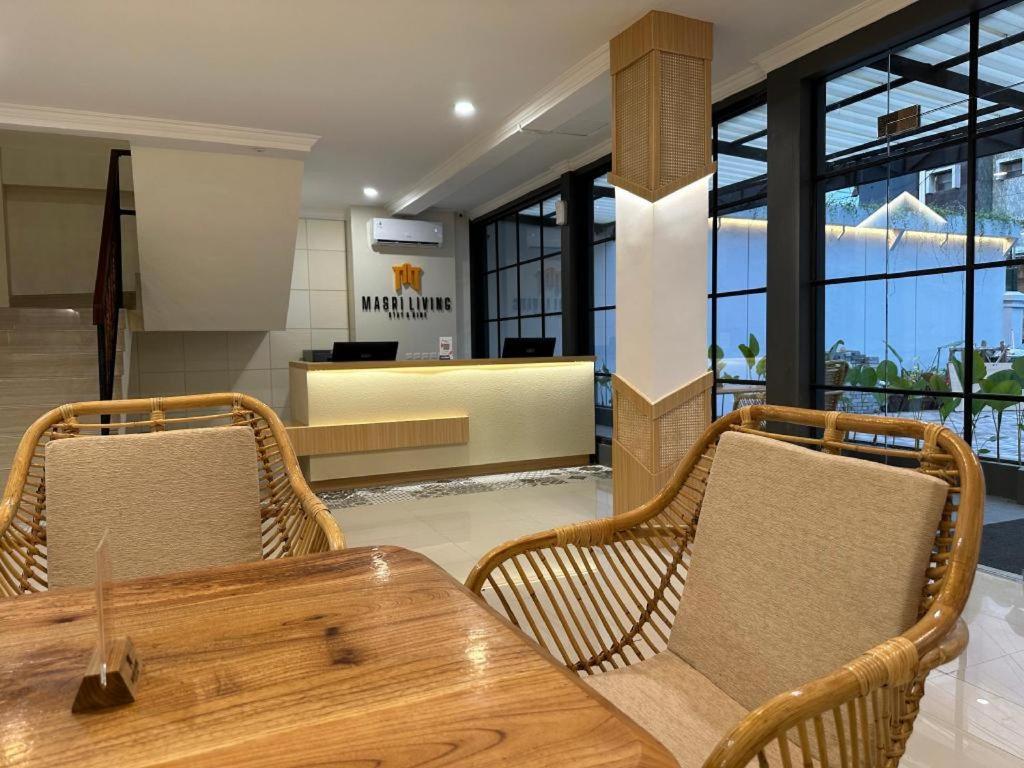 Masri Living By Daphna International Hotel Yogyakarta Ngoại thất bức ảnh