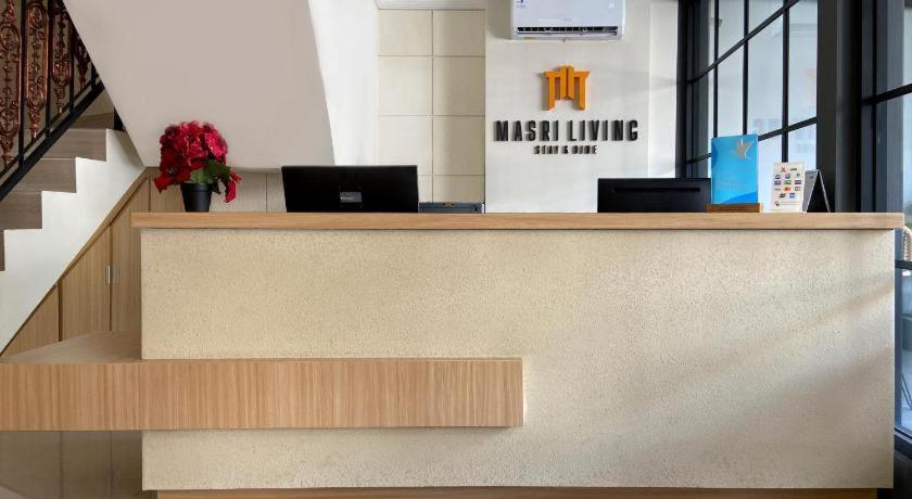 Masri Living By Daphna International Hotel Yogyakarta Ngoại thất bức ảnh