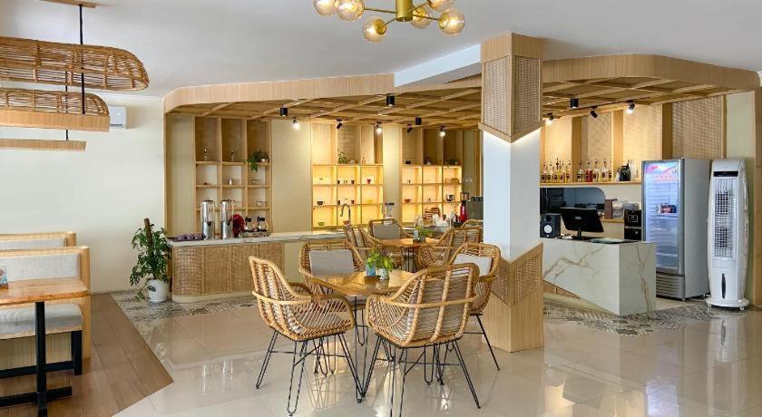 Masri Living By Daphna International Hotel Yogyakarta Ngoại thất bức ảnh